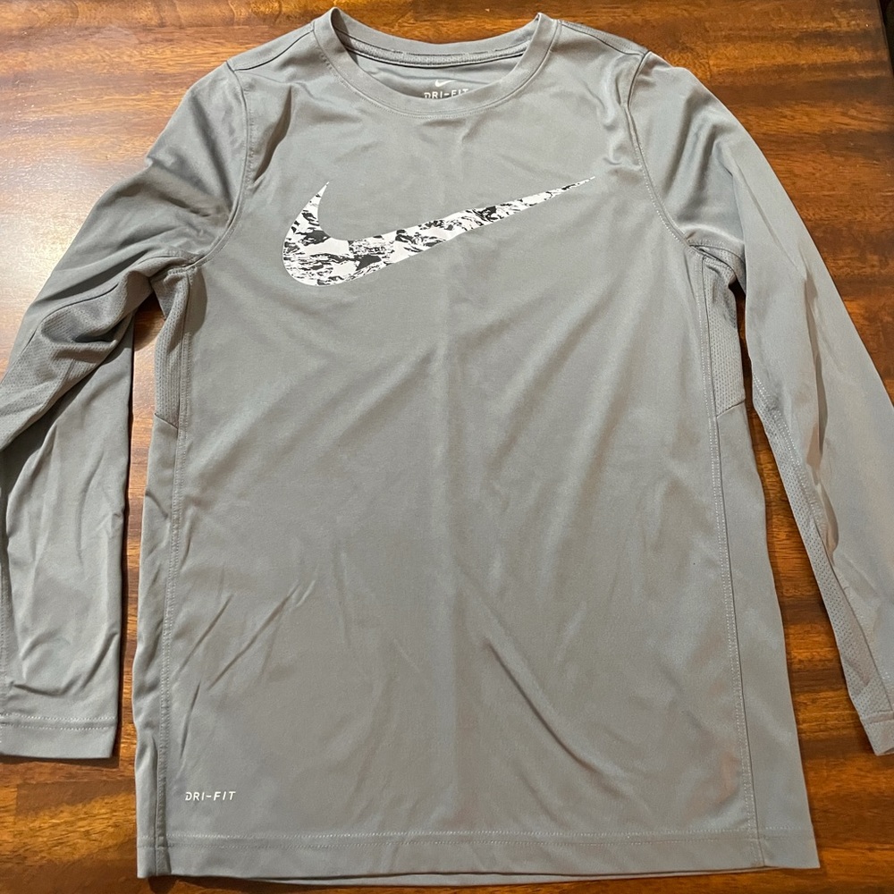 Youth L Nike Dry Fit Long Sleeved
